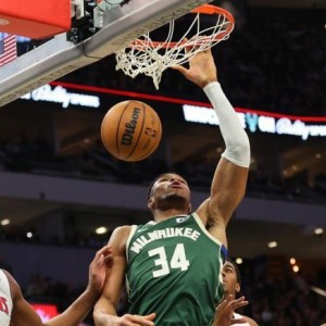 开奖记录查询-字母哥称霸禁区再冲MVP：限制区得分断层领跑